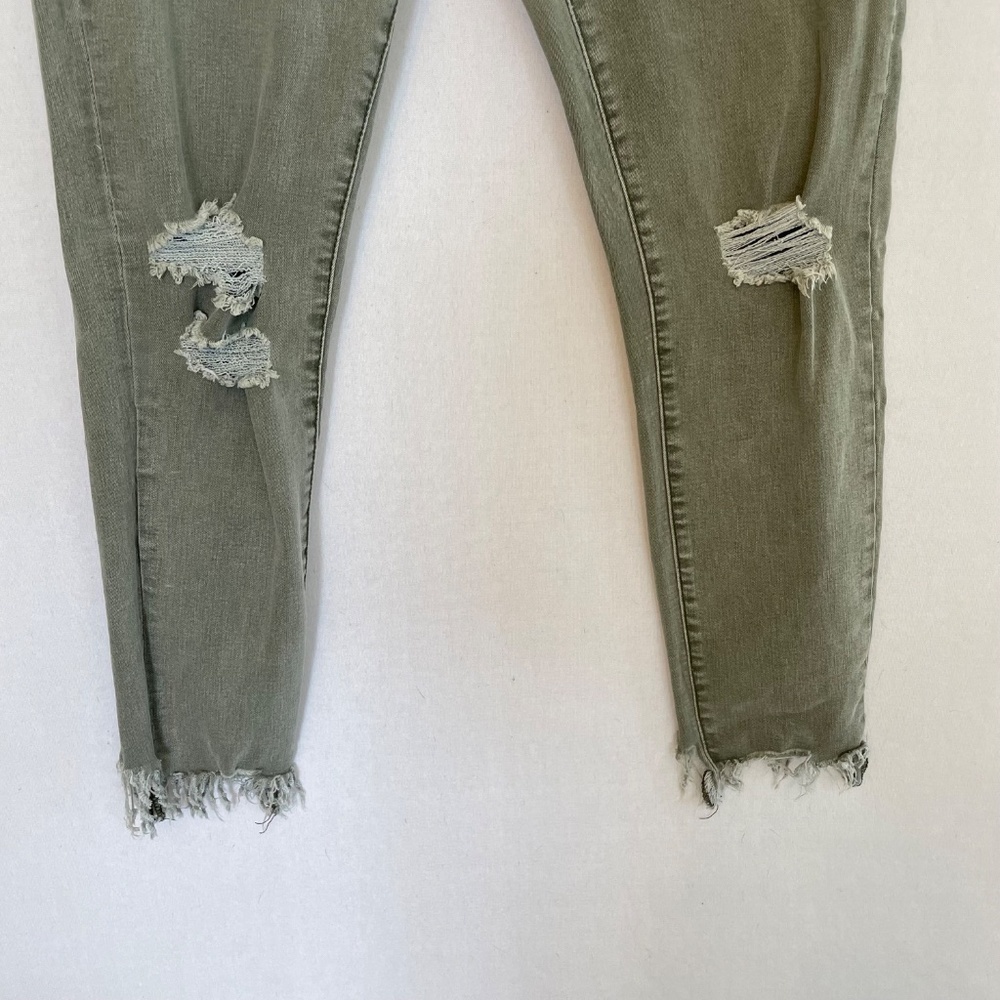 VERVET Women’s Size 32 Distressed Frayed Hem 5 Pocket Ankle Skinny Jeans - Picture 3 of 9